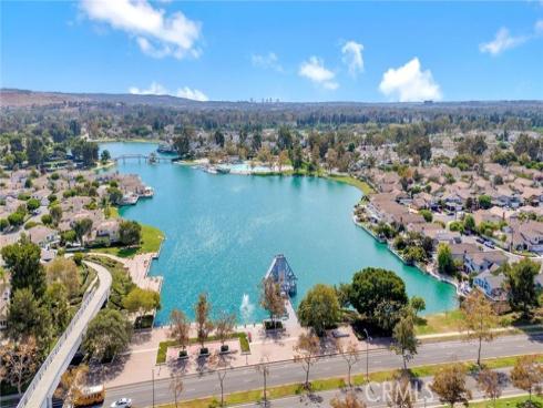 15 Brookfield , Irvine, CA