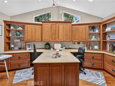 13 Calhoun , Irvine, CA