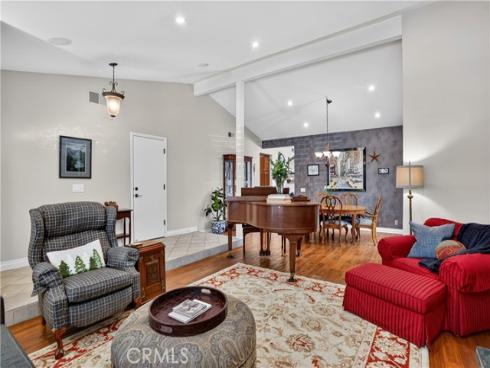 13 Calhoun , Irvine, CA