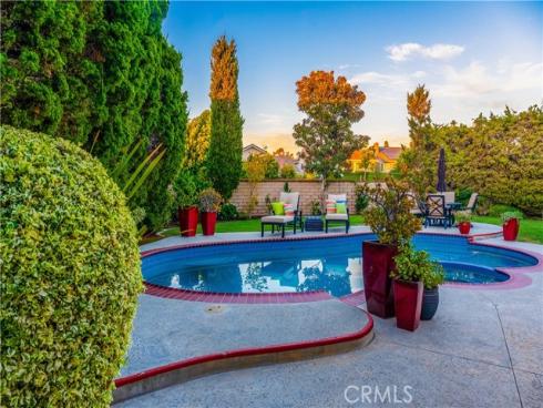 13 Calhoun , Irvine, CA