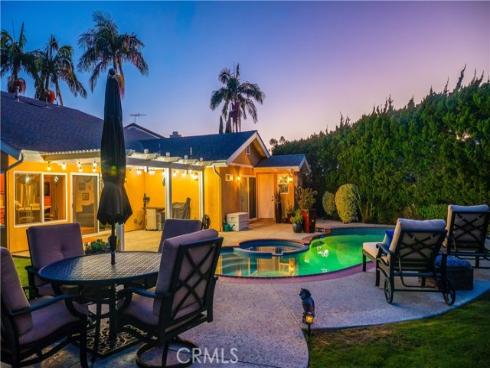 13 Calhoun , Irvine, CA