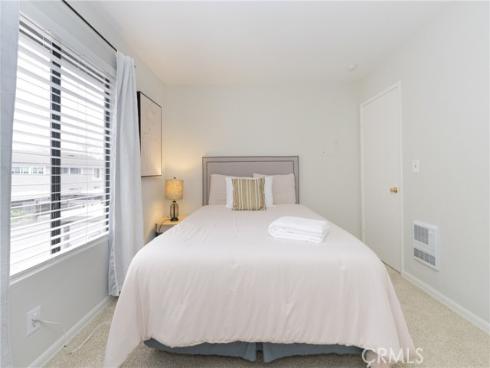306 Streamwood , Irvine, CA
