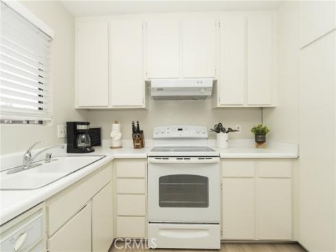 306 Streamwood , Irvine, CA