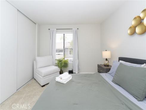 306 Streamwood , Irvine, CA