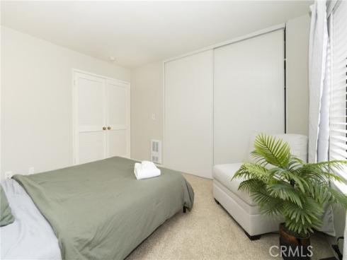 306 Streamwood , Irvine, CA