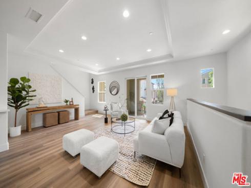 270 Lockford , Irvine, CA