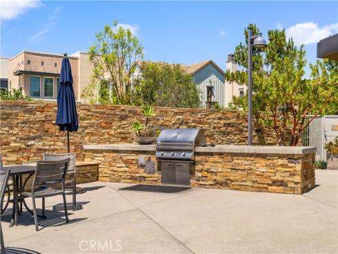 108  Cadence  , Irvine, CA