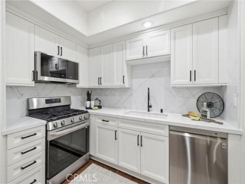 33 Nightshade , Irvine, CA