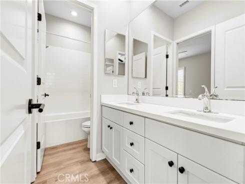 85  Kestrel  , Irvine, CA