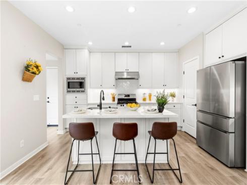 85  Kestrel  , Irvine, CA