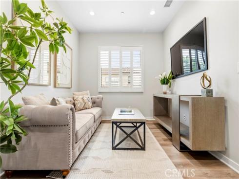 85  Kestrel  , Irvine, CA