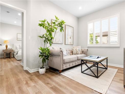 85  Kestrel  , Irvine, CA
