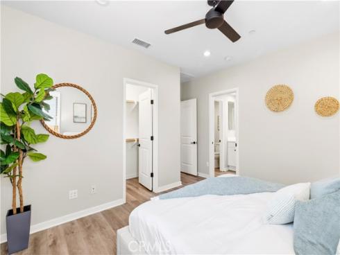 85  Kestrel  , Irvine, CA