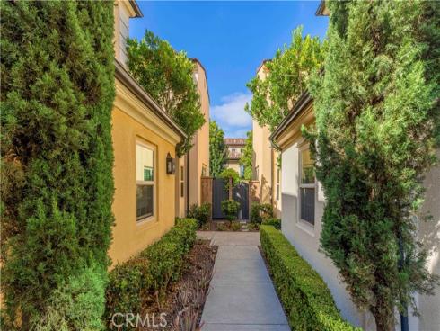 85  Kestrel  , Irvine, CA