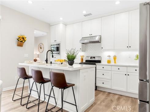 85  Kestrel  , Irvine, CA