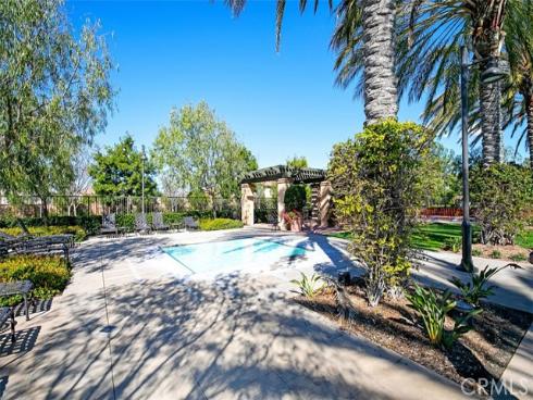 204 Overbrook , Irvine, CA