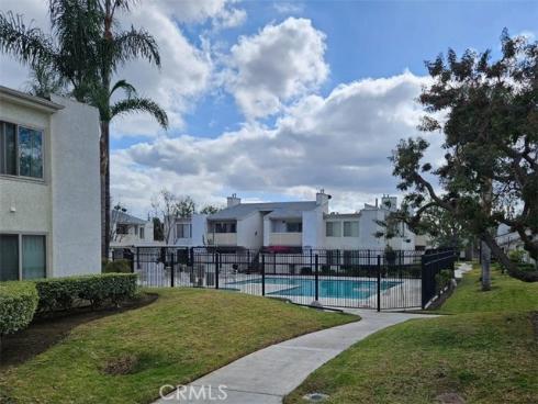 958 E La Habra 106 Boulevard, La Habra, CA