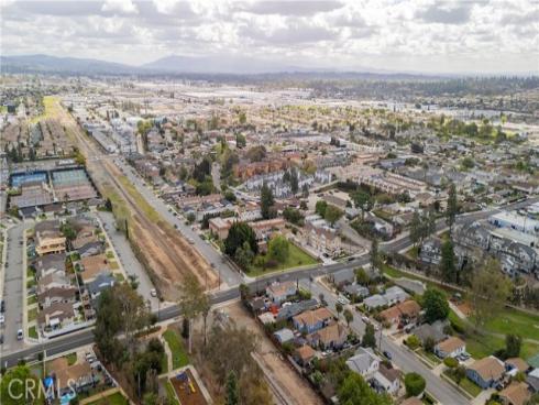 418 W Electric Avenue, La Habra, CA