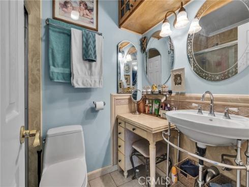 1064 Las Lomas A Drive, La Habra, CA