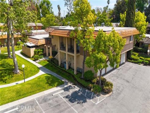 1064 Las Lomas A Drive, La Habra, CA