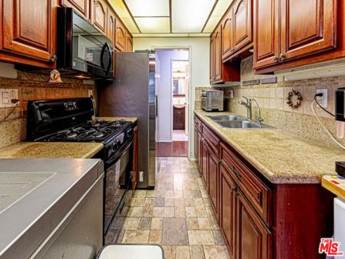 951 S Idaho 71 Street, La Habra, CA