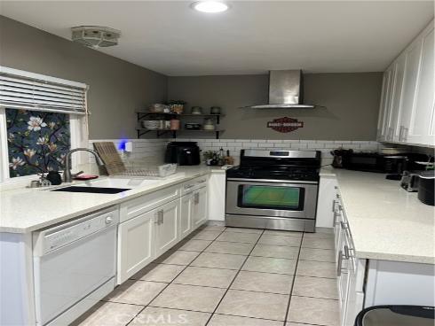 880 Hartford Lane, La Habra, CA