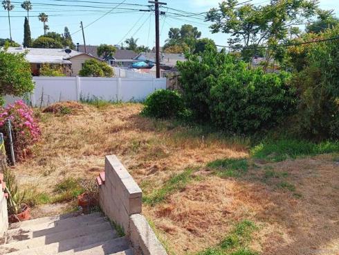 902  E Greenwood Ave  , La Habra, CA