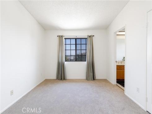 854 N Harbor Boulevard, La Habra, CA