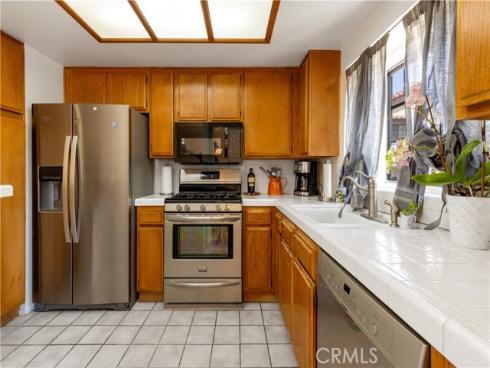 854 N Harbor Boulevard, La Habra, CA