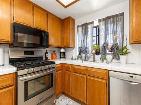 854 N Harbor Boulevard, La Habra, CA