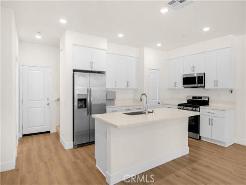 300  Vista Drive  94 , La Habra, CA