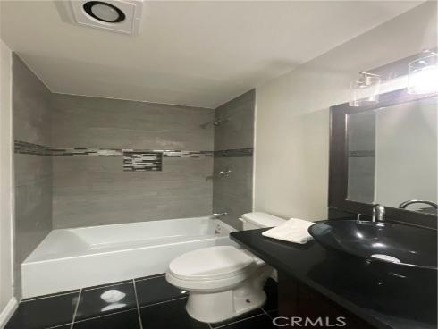 1052 S Idaho  24 , La Habra, CA