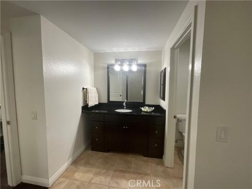 1052 S Idaho  24 , La Habra, CA