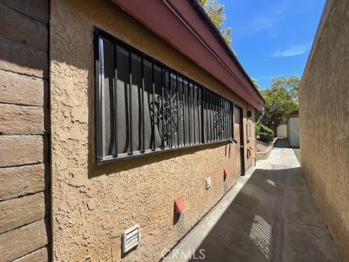 1052 S Idaho  24 , La Habra, CA