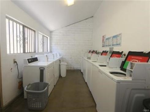 1052 S Idaho  24 , La Habra, CA