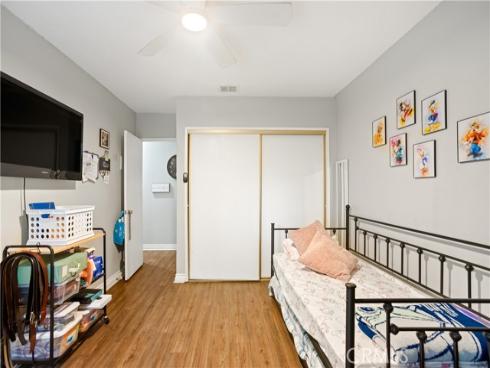 985 S Idaho  61 , La Habra, CA