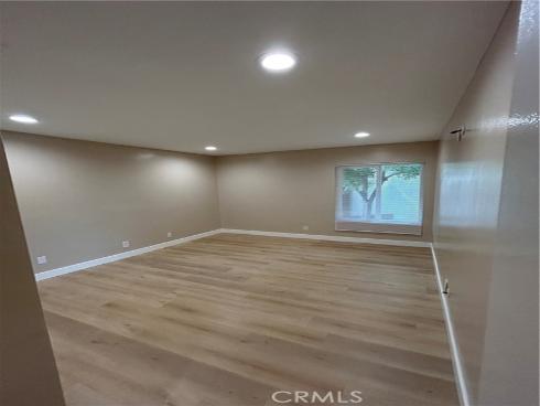 965 S Idaho  4 , La Habra, CA