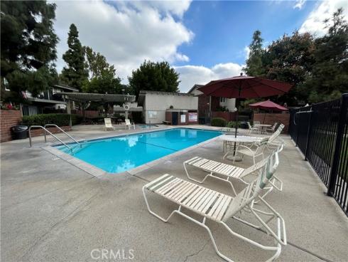 965 S Idaho  4 , La Habra, CA