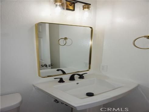 875  Las Lomas  B , La Habra, CA