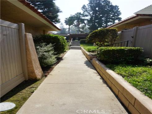 875  Las Lomas  B , La Habra, CA