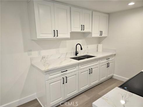 875  Las Lomas  B , La Habra, CA