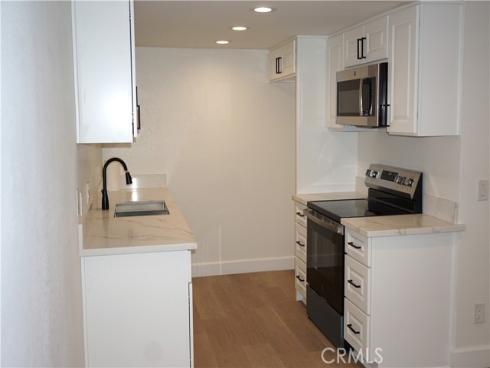 875  Las Lomas  B , La Habra, CA