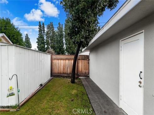 624 N Walnut  , La Habra, CA