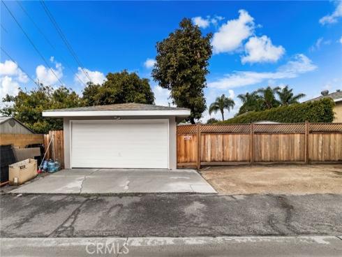 624 N Walnut  , La Habra, CA