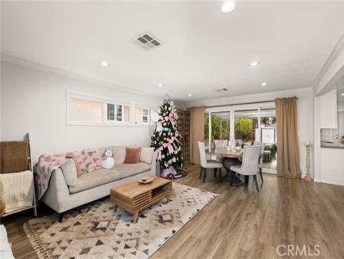 624 N Walnut  , La Habra, CA