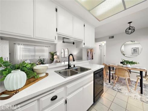 788 W Lambert  45 , La Habra, CA