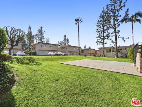 815 Las Lomas B Drive, La Habra, CA