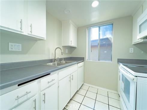 1060 S Idaho 42 Street, La Habra, CA