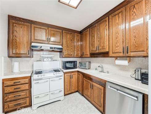 808 E 3 rd Avenue, La Habra, CA