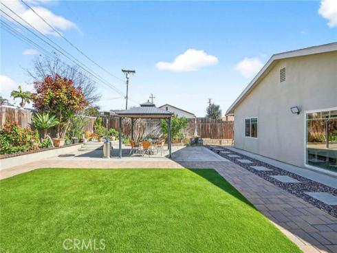 335 E Francis  , La Habra, CA